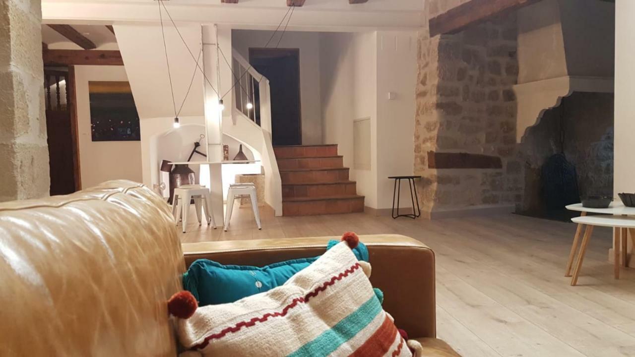 Lastias Valderrobres Buitenkant foto